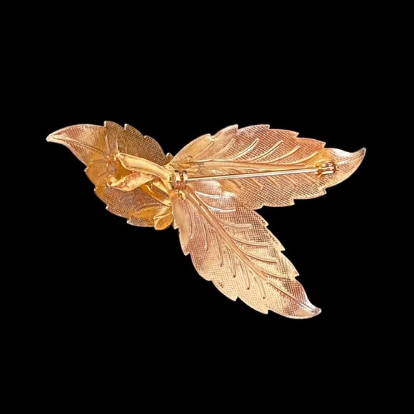 Gold Leaf Brooch - Picture 2 of 2